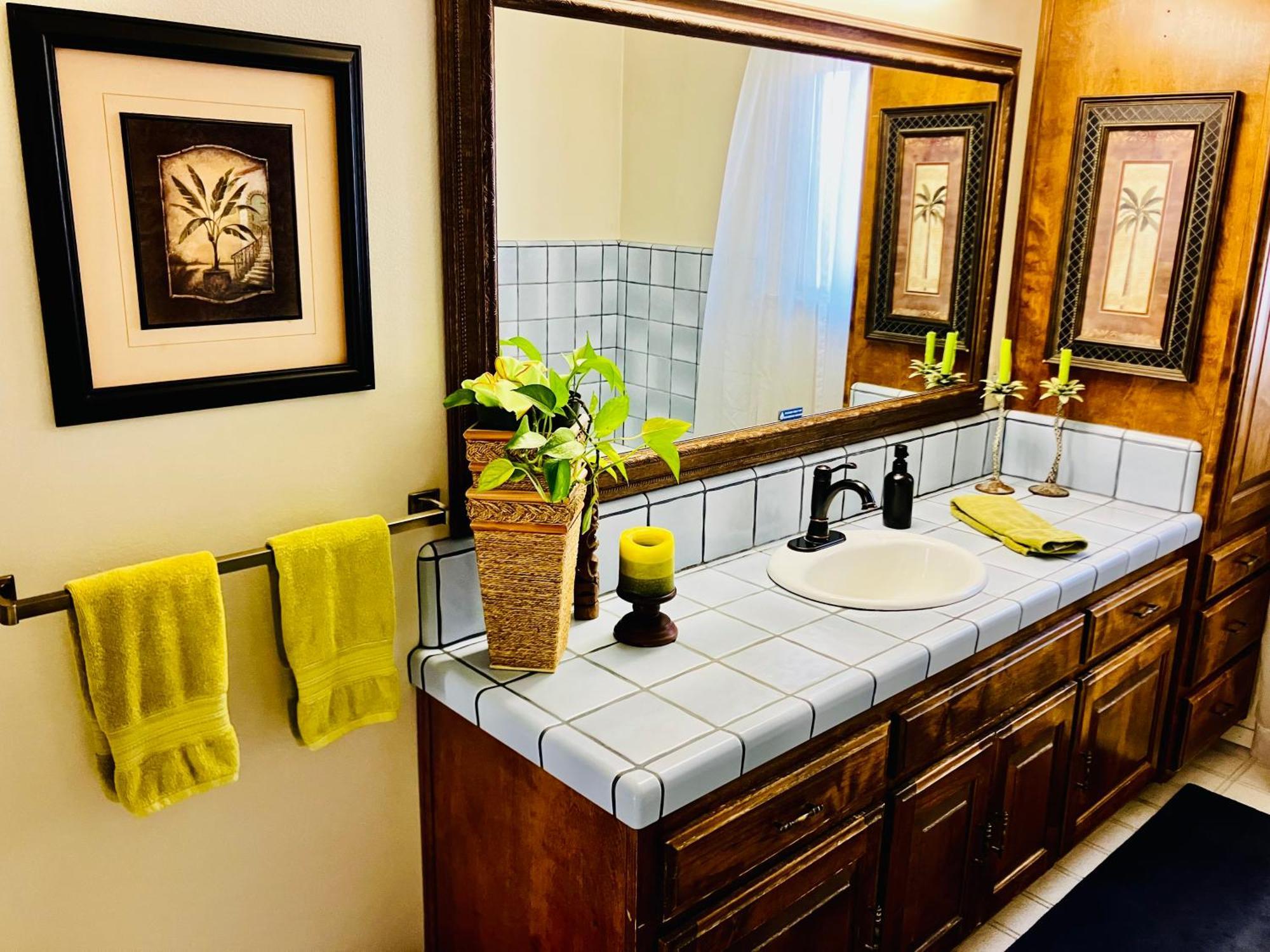 Tropical Retreat Close To Homestay *